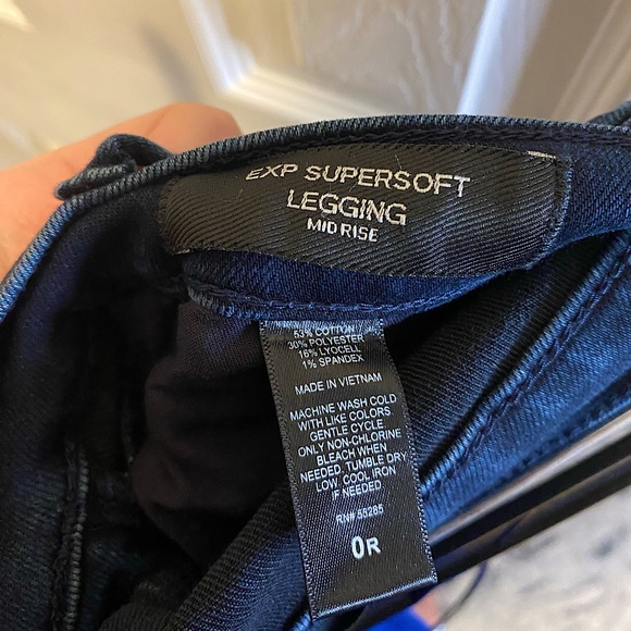 Express Supersoft Mid-Rise Legging Jeans Size 0R - Picture 3 of 3